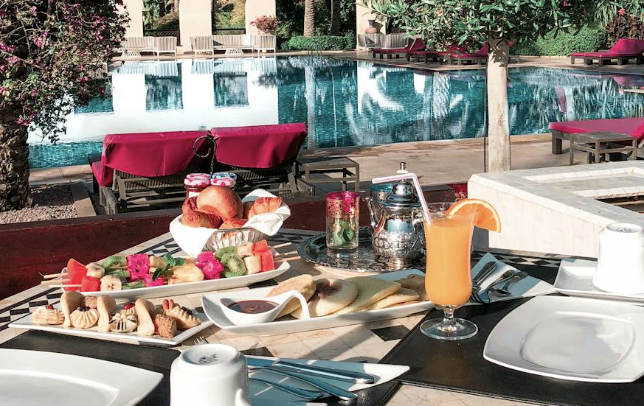 Hosting a Summer Brunch? Here’s How to Do It in Style